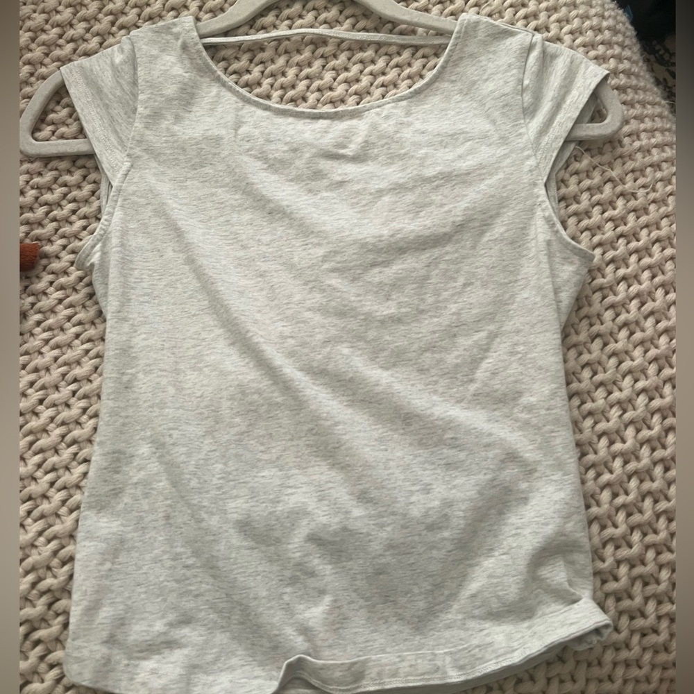 Never worn before garage tank
